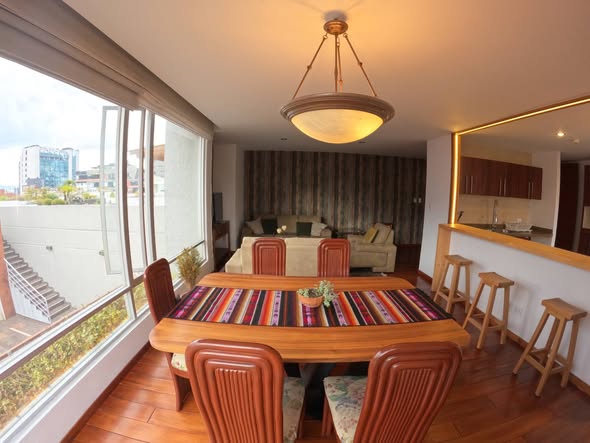 Departamento amoblado de 3 habitaciones en arriendo en Bellavista