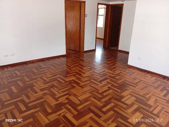 Departamento de 2 dormitorios en arriendo en Gaspar de Villarroel y 6 de Diciembre