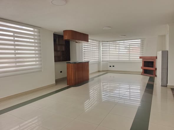 Departamento de tres dormitorios en arriendo cerca de Solca