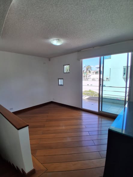 Casa de 3 pisos en Cumbayá