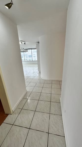 Departamento de tres habitaciones en arriendo en Iñaquito Alto — foto 2 de 5