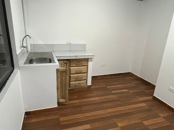 Departamento de 3 dormitorios en arriendo en Tumbaco