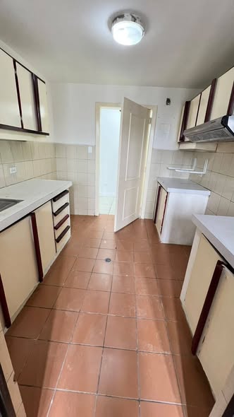 Departamento de tres dormitorios en arriendo en Iñaquito Alto