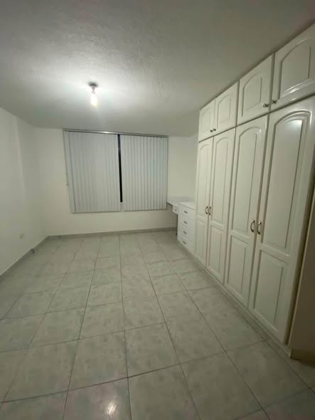 Departamento de 3 dormitorios en La Granja, Tumbaco — foto 3 de 4