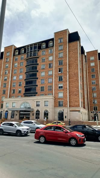 Suite amoblada de 52 m² en arriendo en Av. 6 de Diciembre