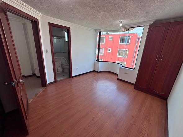 Casa de 4 habitaciones en arriendo en El Condado — foto 4 de 5