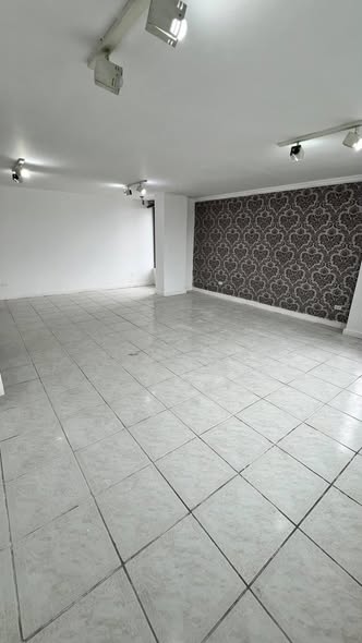 Departamento de tres dormitorios en arriendo en Iñaquito Alto — foto 3 de 5