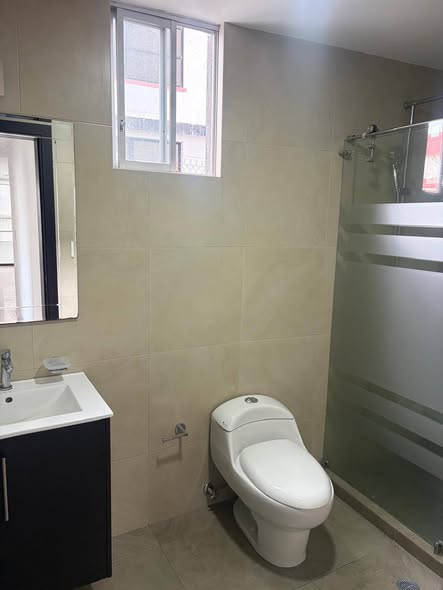 Departamento de 2 dormitorios en arriendo en El Batán — foto 3 de 5