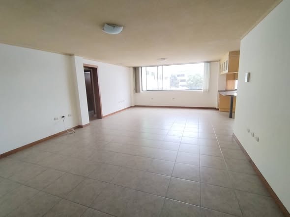 Departamento de 4 dormitorios en arriendo en La Kennedy — foto 2 de 5