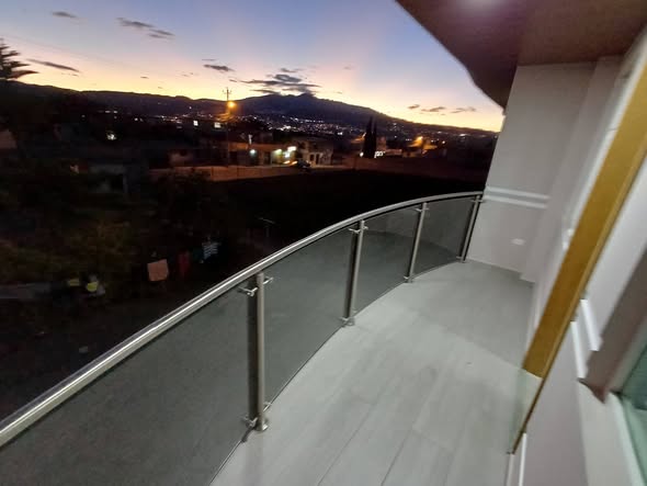 Departamento de 4 dormitorios en arriendo en La Tola Grande, Tumbaco — foto 2 de 5