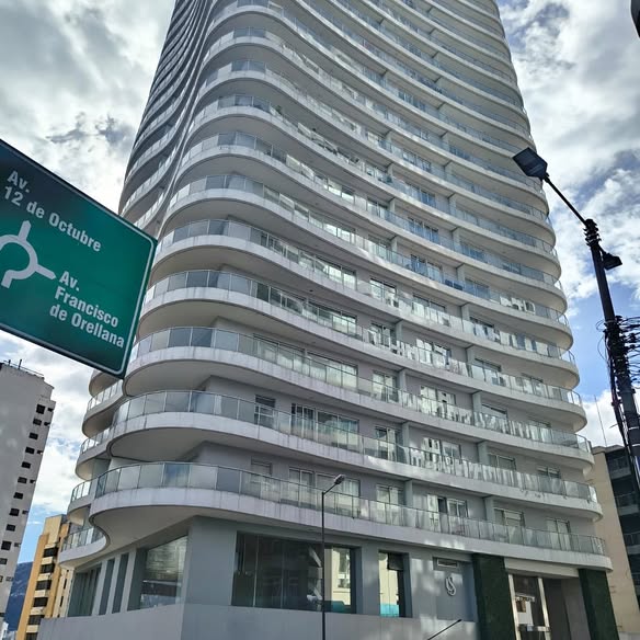 Suite en renta en el edificio YOO, González Suárez — foto 2 de 5