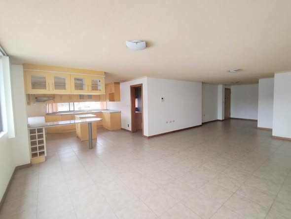 Departamento de 4 dormitorios en arriendo en La Kennedy — foto 4 de 5