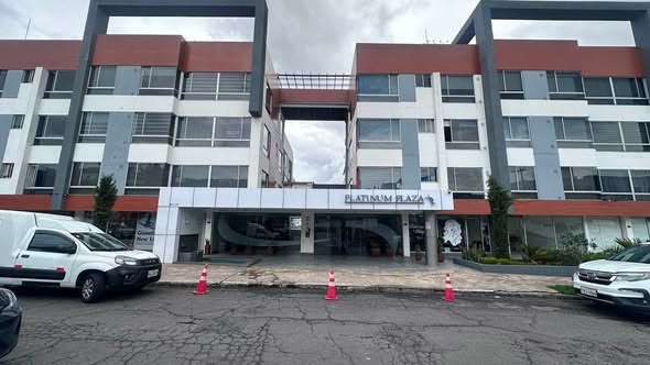 Departamento de 3 dormitorios en arriendo en Los Laureles — foto 4 de 6