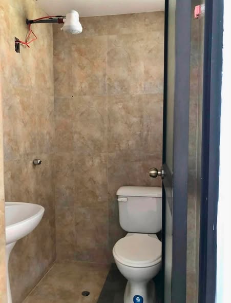 Habitación con ingreso independiente en arriendo, cerca de Solca — foto 4 de 4