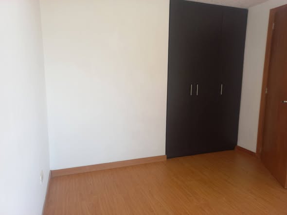 Casa de 3 pisos en arriendo cerca de Solca — foto 5 de 5