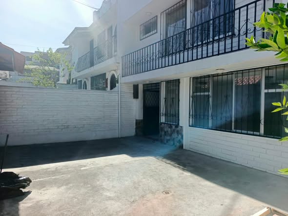 Casa independiente de 3 dormitorios, norte de Quito — foto 4 de 5