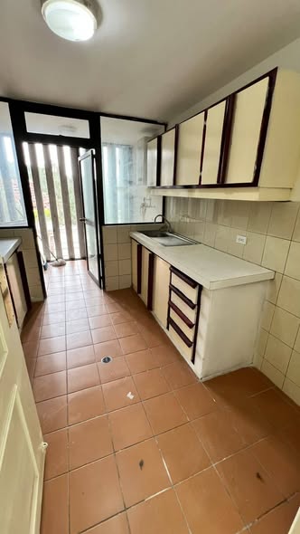 Departamento de tres dormitorios en arriendo en Iñaquito Alto — foto 5 de 5
