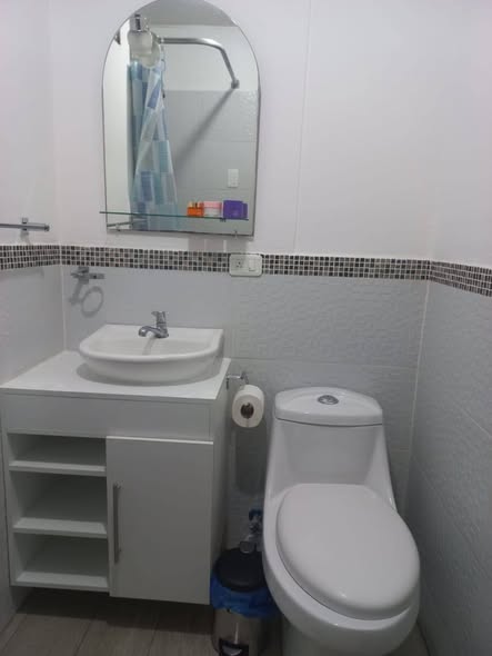 Habitación amplia cerca del C.C. El Jardín — foto 3 de 3
