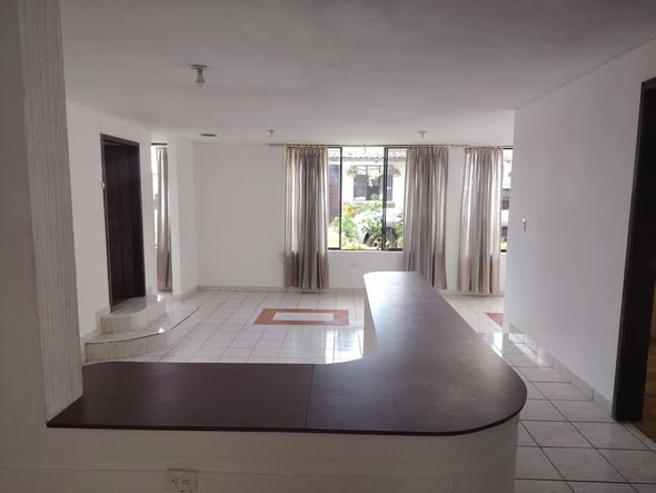 Departamento de tres habitaciones en Tumbaco — foto 5 de 5