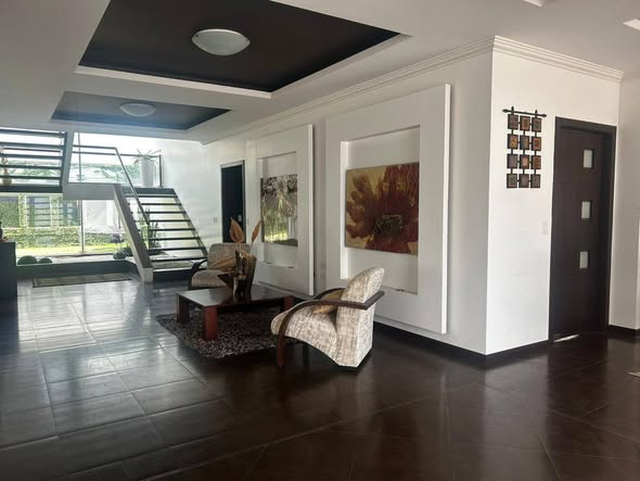 Casa de 4 habitaciones en arriendo en Cumbayá — foto 5 de 5