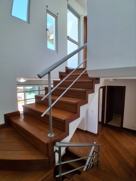 Casa de 3 pisos en Cumbayá — foto 5 de 5