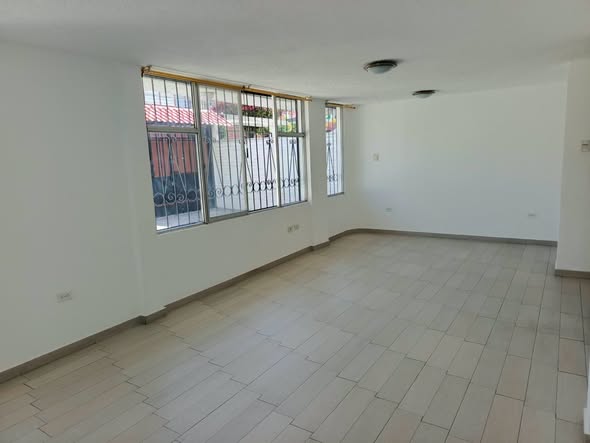 Casa independiente de 3 dormitorios, norte de Quito — foto 5 de 5